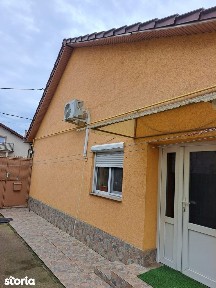 Casă în Episcopia 2 dormitoare, sufragerie, baie, 2 bucătării, izolată