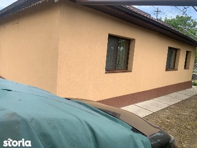 Ulmeni, Buzau, Casă cu pivniță și curte mare în mediul rural