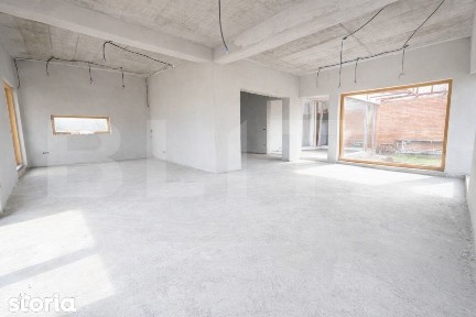 Casa 4 dormitoare, 2000 mp teren, zona Centru