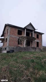 Casa 406mp con.-compartimentare apartamente-teren 600mp-Valea Ghinzii