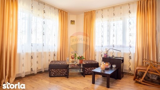 Vanzare vilă Bacu P+1+Pod, livadă, acces rapid A0/A1/Centură