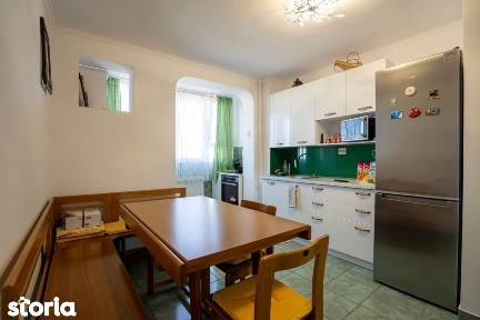 Apartament 3 camere, 2 bai, Nufarul, etaj intermediar