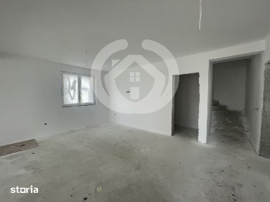 Casa spatioasa tip cvadruplex de vanzare in Sibiu