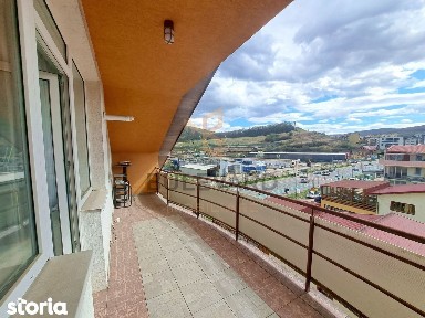 Apartament 4 camere 128 mp utili, centru Floresti