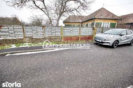 Casa 3 camere,1 baie,100 mp, 2.700 mp teren,0% comision