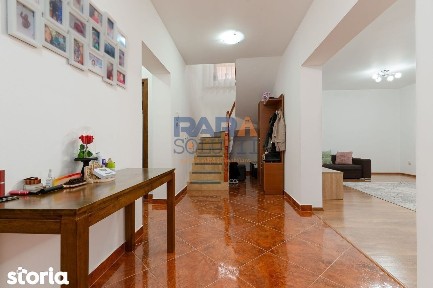 Casă 2013, teren 1366 mp, zonă centrală
