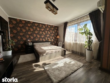 Casa individuala, 9 camere, 1600 mp teren, 300 mp utili - Sanandrei
