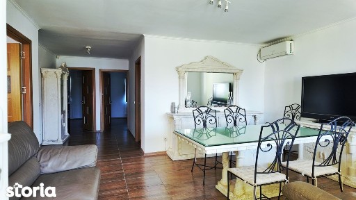 Vindem casa in Lumina