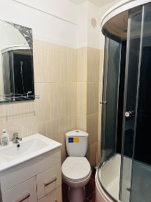 Inchiriez apartament
