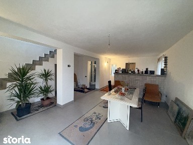 Casa noua | 5600 mp teren | Livada| Golesti - Valcea |Centralǎ proprie