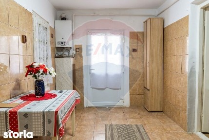 Apartament cu 2 camere in curte comuna - str. Ana Ipatescu