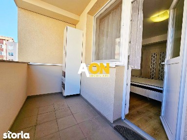 Penthouse pe două niveluri, panouri solare, terasă de 50 mp, boxă