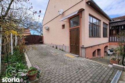 Casa D+P, cu piscina si teren 680 mp, Lipova, comision 0%