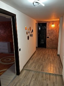 Inchiriez apartament 74 mp