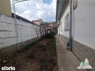 Casa individuala cu garaj si curte libera 300 mp, zona excelenta Branc