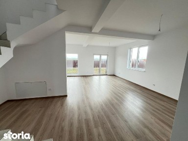 Casa - Duplex - 4 camere - 115mp - Curte 300mp - Utilitati - Sanpetru
