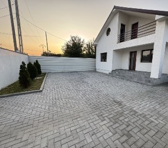 Vrancea, Golesti