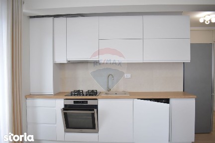 Apartament 2 camere, etaj 1, mobilat premium, parcare în curte