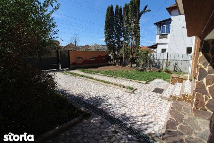 Vând vilă D+P+E în Hunedoara, Spital-Str. Ștefan cel Mare, teren 335mp