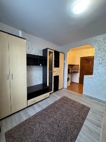 Proprietar vand garsoniera,pozitie foarte buna,proaspat renovata,mobilata si utilata complet,gata de mutare