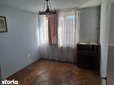 Aparataemnt 3 camere, Etaj intermediar, Dambu