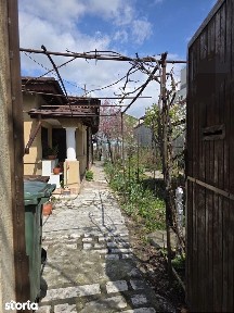 Casa de vânzare cu Camere in zona Chitila sec.1 vizavi de Carrefour