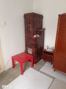 Închiriez casa batraneasca