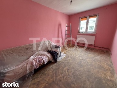 Apartament 2 camere semidecomandat balcon aer conditinat 13 Decembrie