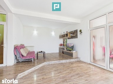 Casă cu 7 camere și teren generos în Șofronea