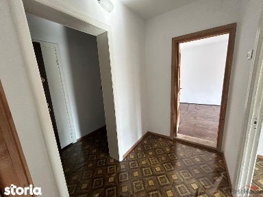 Apartament cu 2 camere de vanzare, etaj 4, zona Sud