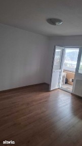 Inchiriez ap 2 camere nemobilat