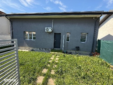 Casă cu 3 camere și garaj, 400 mp teren