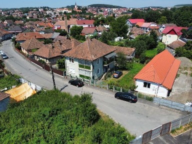 Casa supraetajata pentru doua familii Reghin