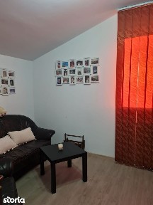 Casa, P+1+M, la 5 minute de Metrou Apărătorii Patriei.