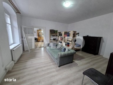 Apartament 2 camere de vanzare la etajul 1 in Centrul Istoric Sibiu