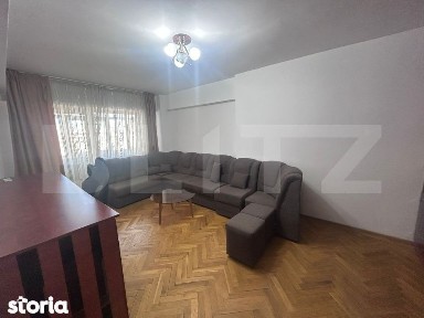 Apartament cu 3 camere, decomandat, centru-Universitate