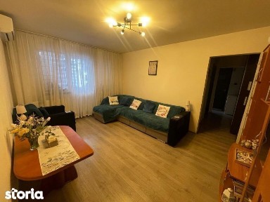 Apartament cu 3 camere, etaj 3, Craiovita Noua