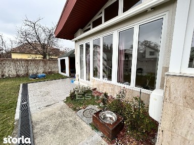 Vila P+2E, 6 camere, 3 bai, garaj dublu, zona Lipovei