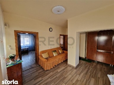 RECO Casa cu 2 camere+living, renovata complet, in Episcopia Bihor