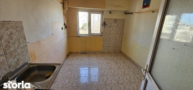 Apartament 3 camere, etaj 4, balcon Delfinariu