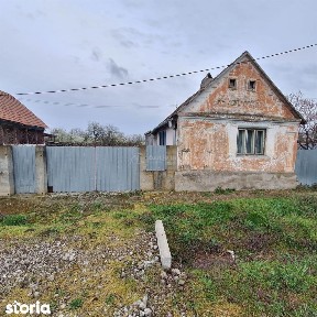 Casa cu Gradina si Teren, 4636 MP. Ghertenis