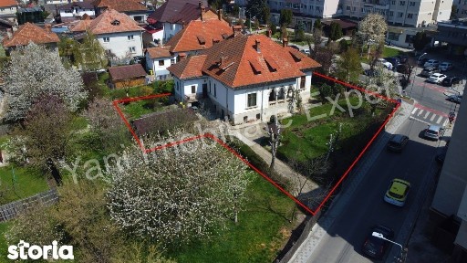 Casă de vânzare în Curtea de Argeș, bulevardul Basarabilor.