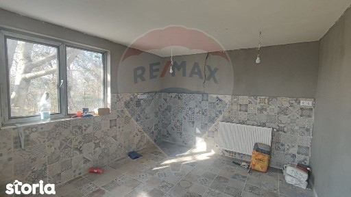 Casă si teren 2324 mp de vânzare Fughiu 12 km de Oradea