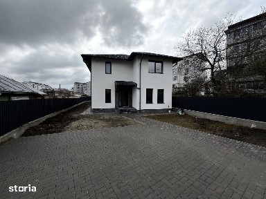 Casa noua cu etaj la cheie zona Scolii 11