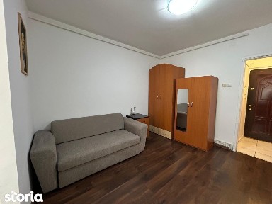 Garsoniera de vanzare - zona Spitalul Judetean
