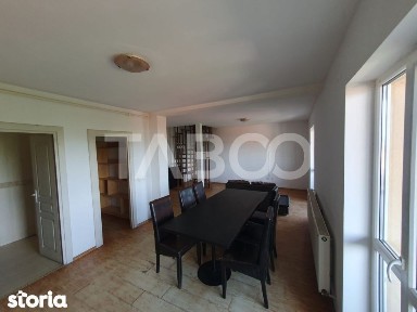 Apartament 3 camere decomandat 80 mp + balcon cu scara interioara