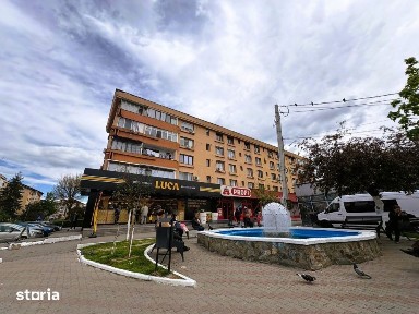 Vanzare spatiu comercial - pozitie strategica - Piata 9 Mai - inve