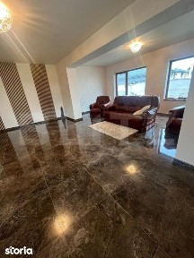 Casa de vanzare, 4 camere, 200 mp, zona centrala - Primaverii