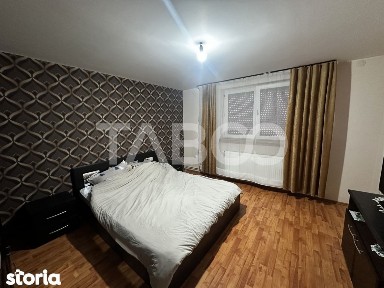 Casa individuala cu piscina de vanzare formata din 2 apartamente