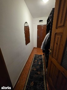 De vanzare apartament 3 camere și balcon plus boxa si loc de parcare